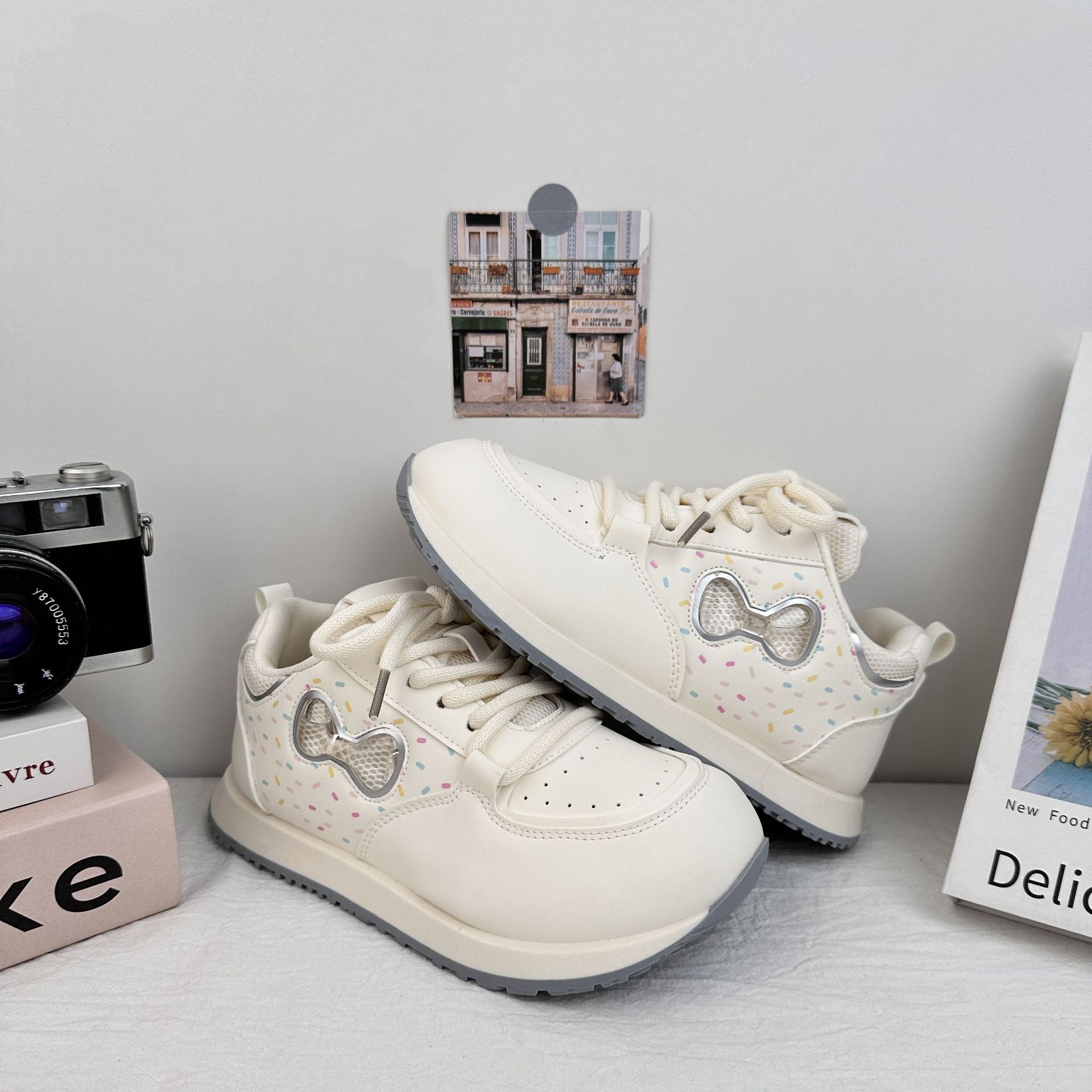 Yuanbo todos los días zapatos de skate casuales para mujeres 2025 nuevos zapatos blancos transpirables con suela gruesa Agan zapatos superiores