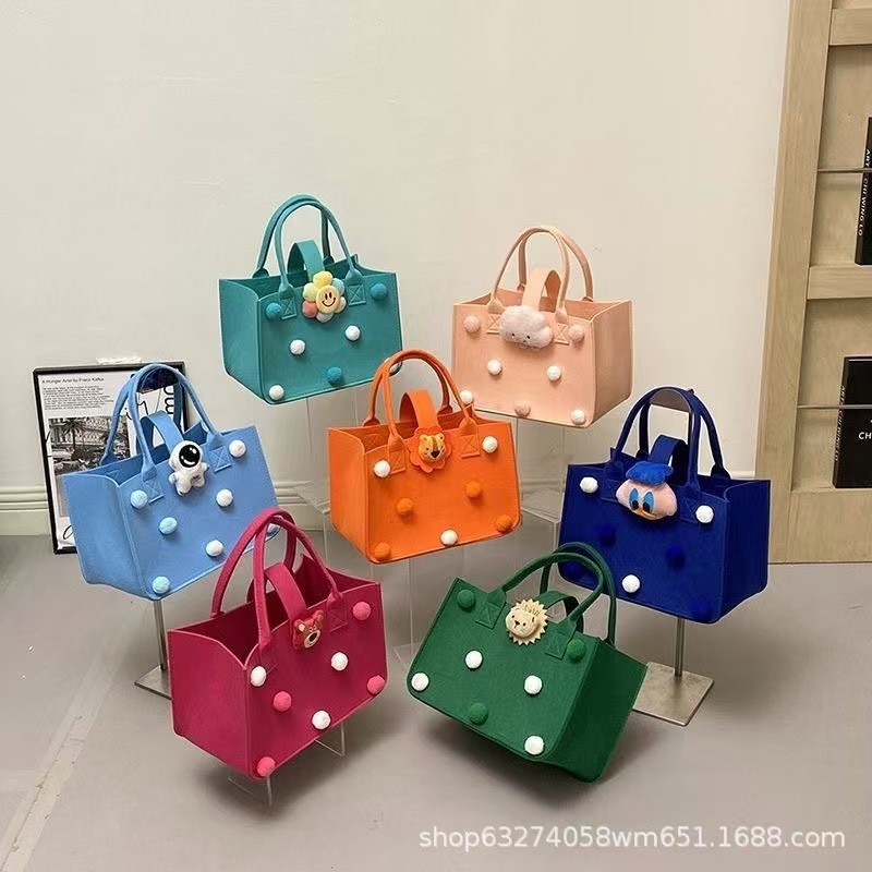 Fabricantes al por mayor en línea sobre rojo bolso de fieltro bolso de mano regalo de dibujos animados bolso de fieltro promoción de apertura bolso de regalo almacenamiento