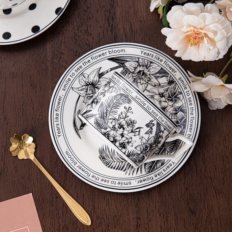 Ins blanco y negro cafetera pequeña taza de café platos de taza de café de alto nivel de estilo y flores caja de regalo para acompañantes de regalo