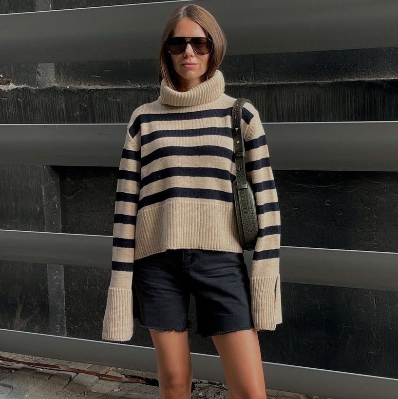 Women's casual sweater with turtleneck cuff slit_voghion.com