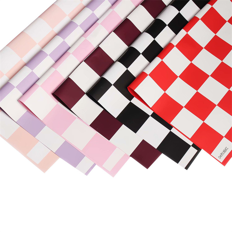 Fábrica de fiestas de flores al por mayor nuevo tablero de ajedrez flor de papel de embalaje impermeable flor de papel de embalaje caja de regalo