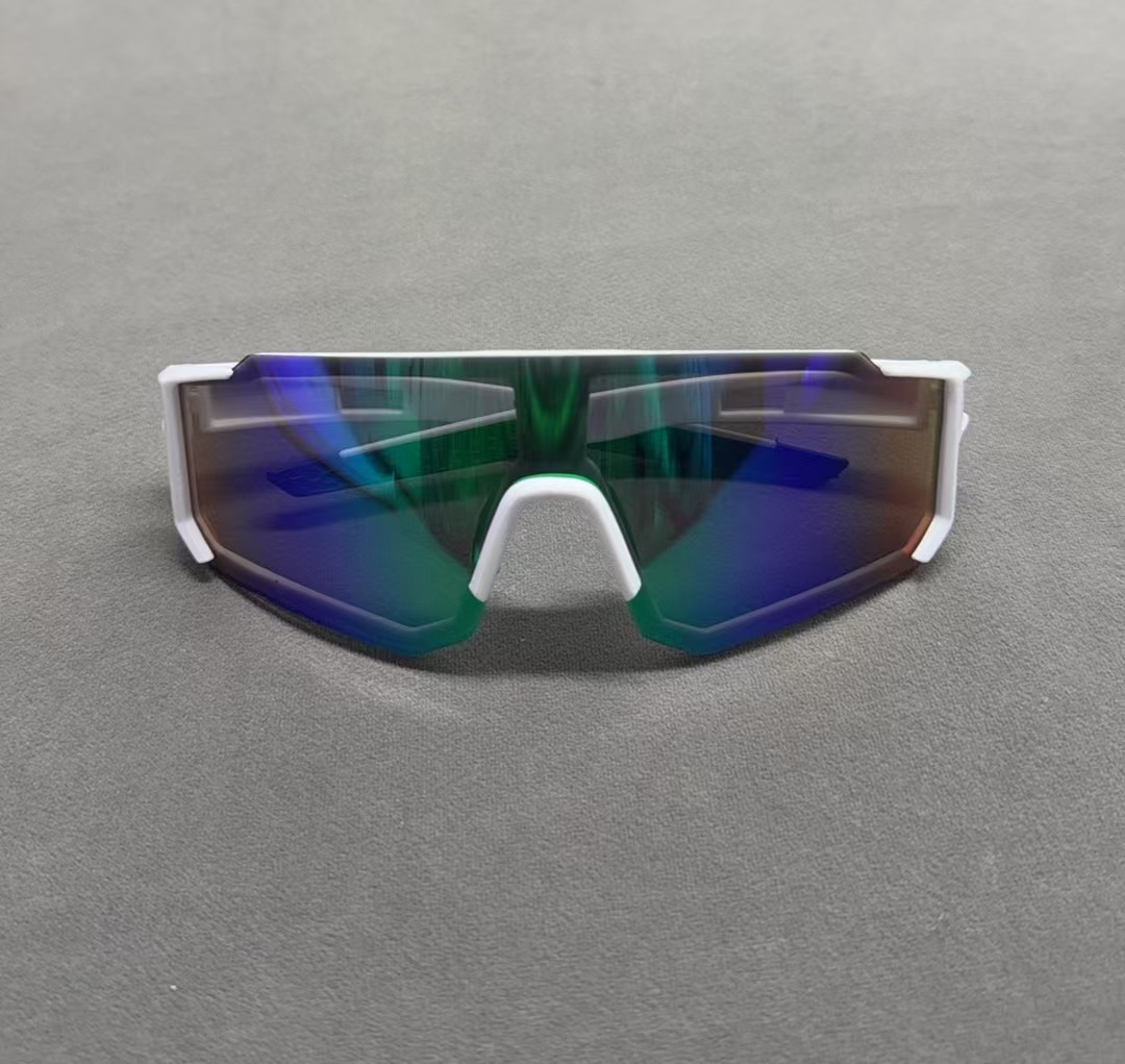 Frame blanco pieza verde