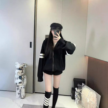 �ɸܗl�yײɫ���e���ᘿ��_��Ů�ﶬ㼑Ќ����Bñë������
