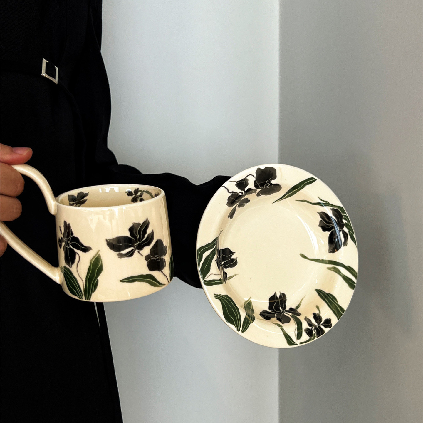 Tazas de café de cerámica de estilo medieval iris platos de latte taza de flores de la tarde taza de menú retro taza caja de regalo