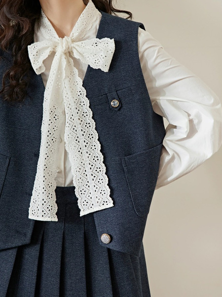 Lace spring base shirt with bow