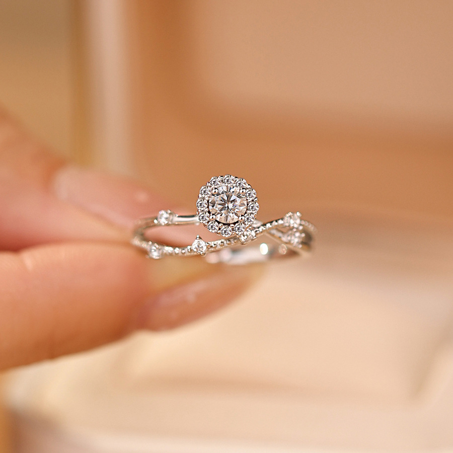 Zirconia Ring for Women, Fashionable Light Luxury Niche Design with a High-End Feel, Diamond Ring for Proposal, Valentine's Day Gift