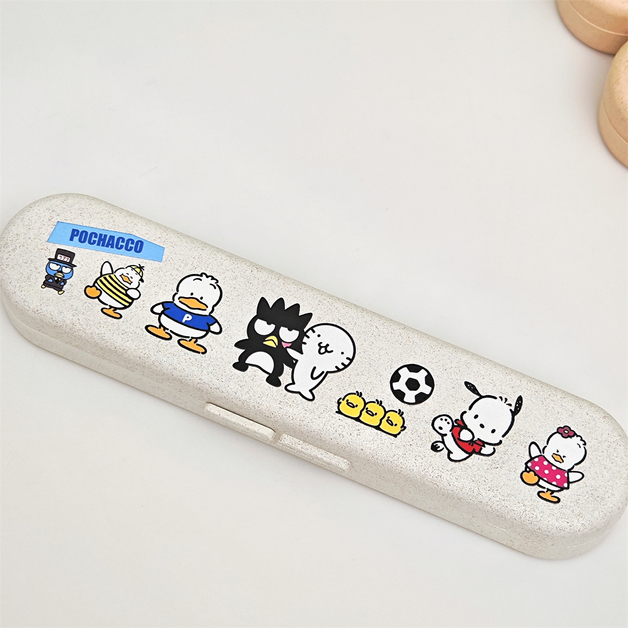 흰색과 회색 파차 개