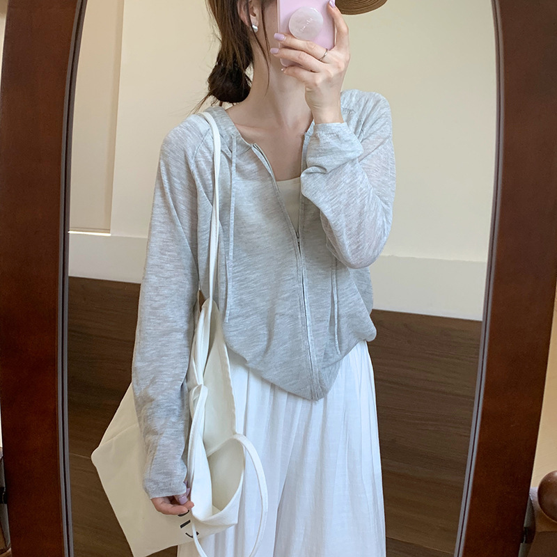 シンプルなスタイルのフード付き日焼け止め服無地2025夏の新しいルーズ痩身と年齢を軽減する多用途トップ|undefined