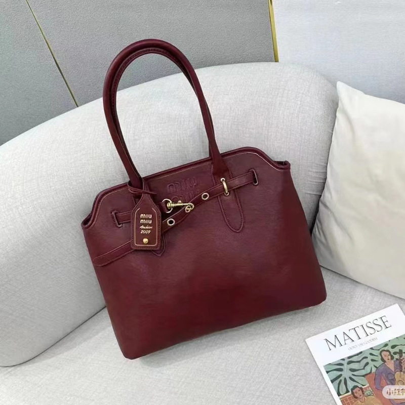 miu miu 新しいレトロ大容量ラージトートバッグポータブルブリーフケースシェルバッグショルダーレディースバッグショッピングバッグ