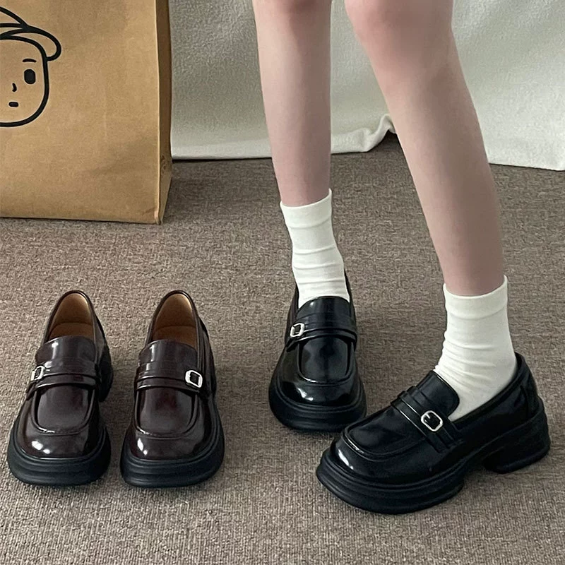 Коричневые ретро-туфли в британском стиле на толстой подошве для женщин, новые французские слипоны весна 2025 года