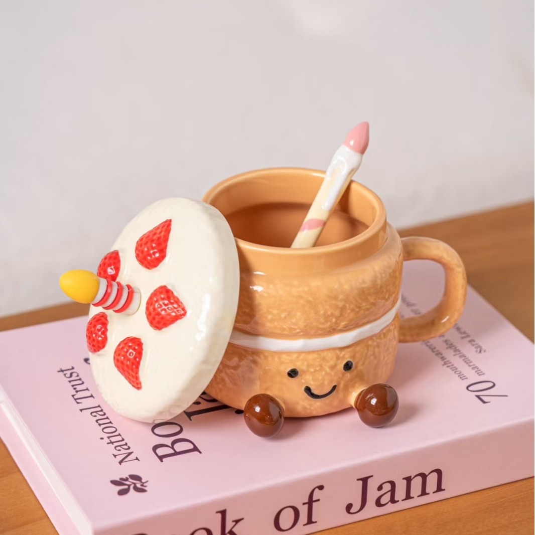 Nuevos productos creativos lindos regalos de cumpleaños pastel taza de regalo de mano relieve de alto valor de la cara taza de café de cerámica transfronteriza