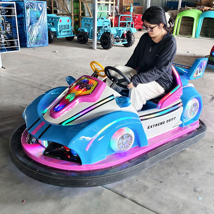 Vehículo todoterreno al aire libre para niños karting eléctrico mayorista para dos personas puede sentarse en línea cuadrada popularidad de los fabricantes de automóviles de choque
