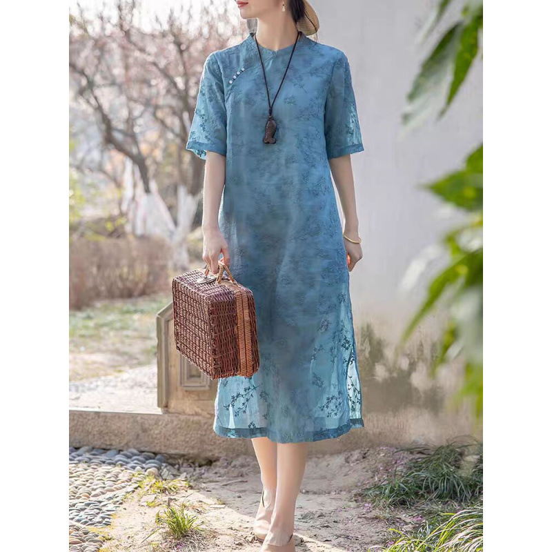Exquisite handcrafted water-soluble embroidery modified cheongsam, new Chinese-style small stand-up collar summer new Tencel embroidered dress for women