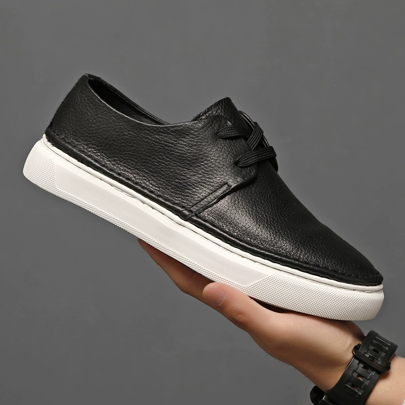 Ленивые маленькие белые туфли