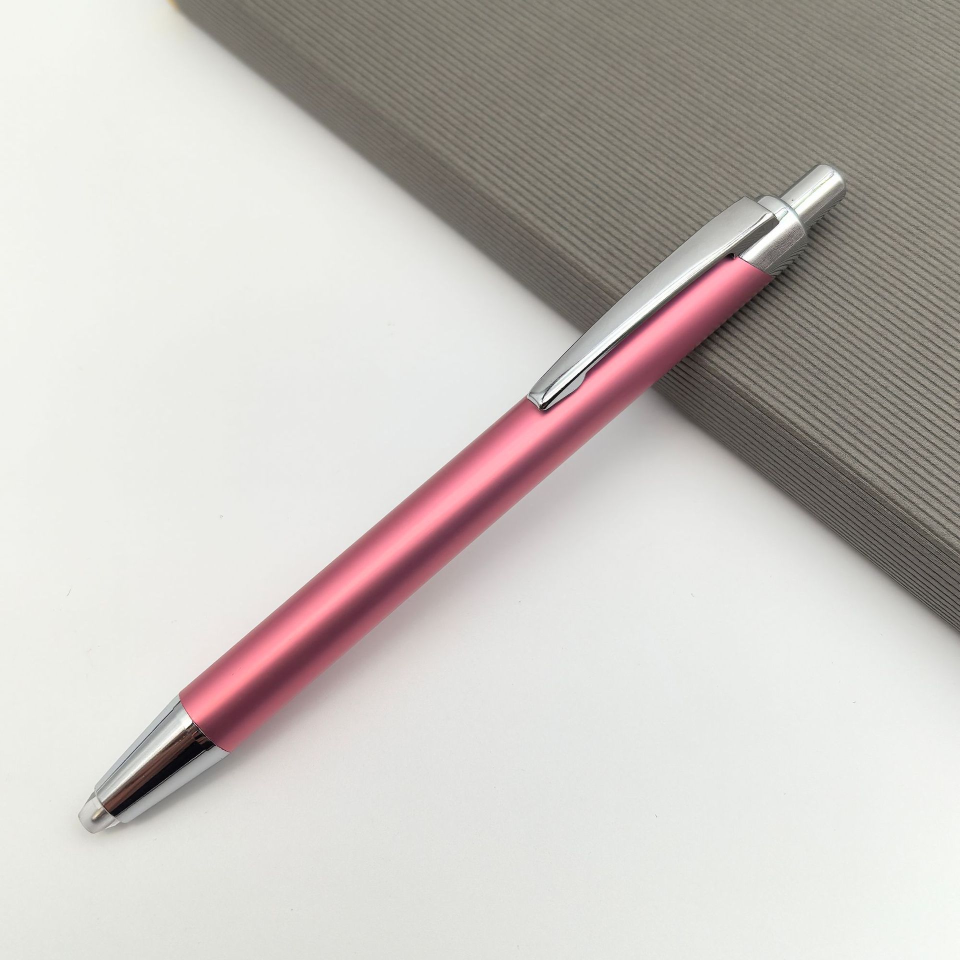 Japón y Corea del Sur Hot ventas metal lápiz de regalo de metal cálido lápiz creativo LED iluminado lápiz de regalo