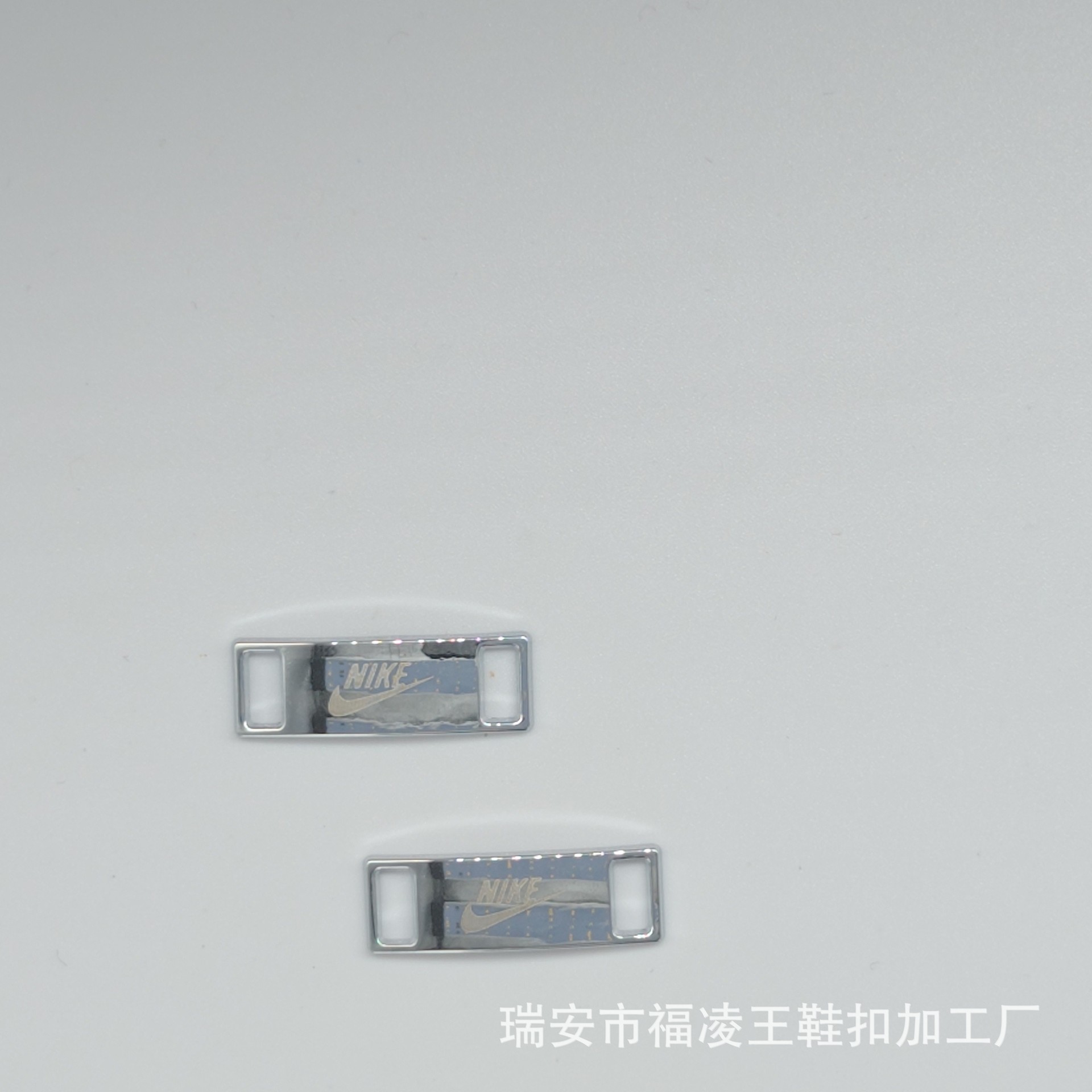 自作金属aj靴バックルランニング靴板靴鉄牌潮靴周辺個性ロゴ靴標