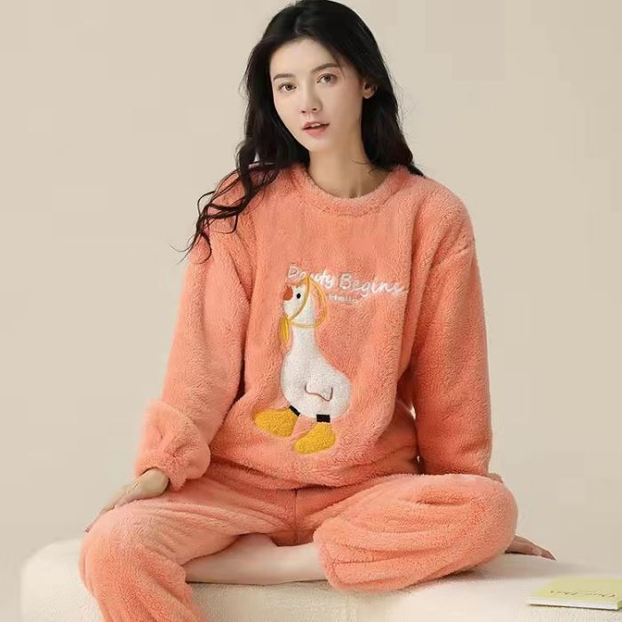 Transfronteriza mayorista otoño invierno pijama franela espesa mujer dulce dibujos animados casuales mangas largas chaqueta explosiva ropa para el hogar