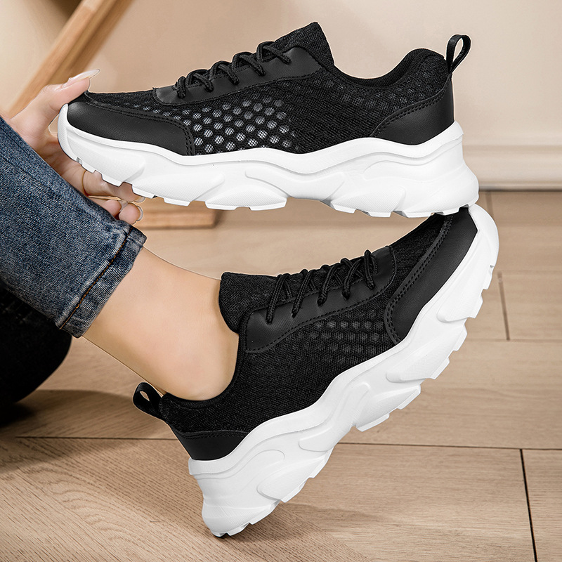 Fashionable lightweight breathable running sneakers for leisure