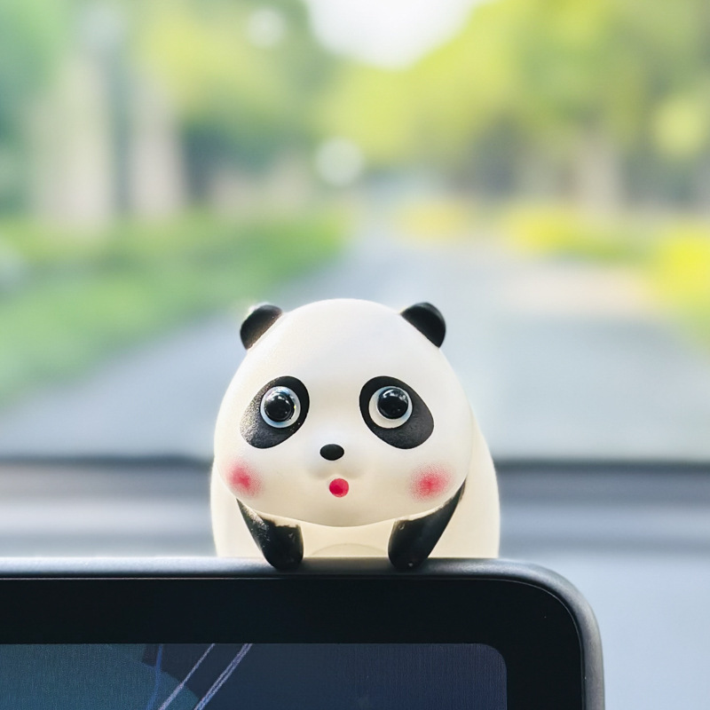Lindos adornos de interior de coche panda, celebridades de Internet, consola central de coche, pequeños adornos de pantalla, accesorios de decoración de coche para niñas