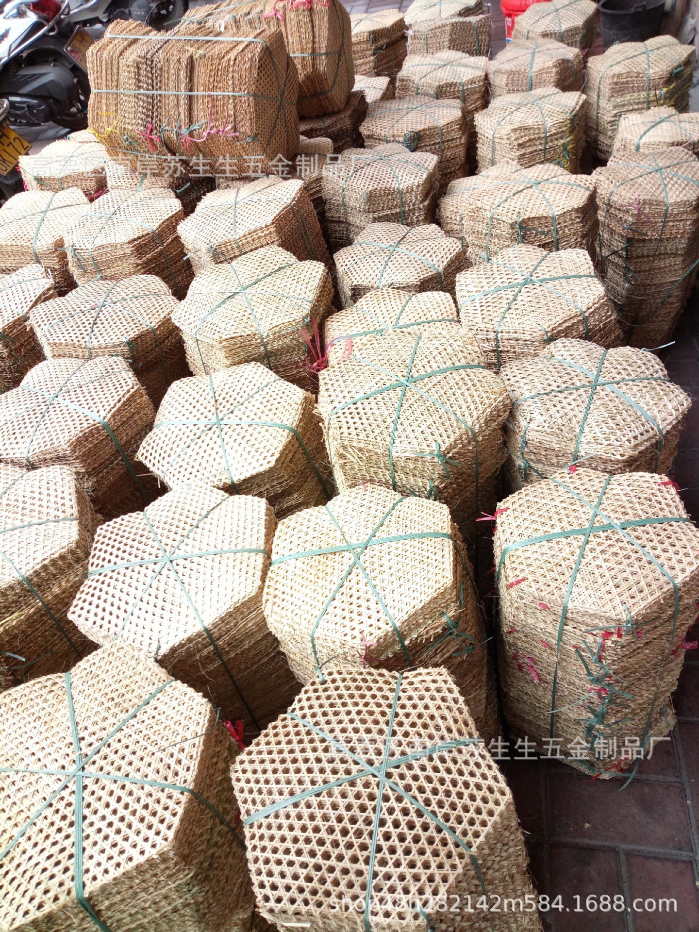 3956706088_1637228151