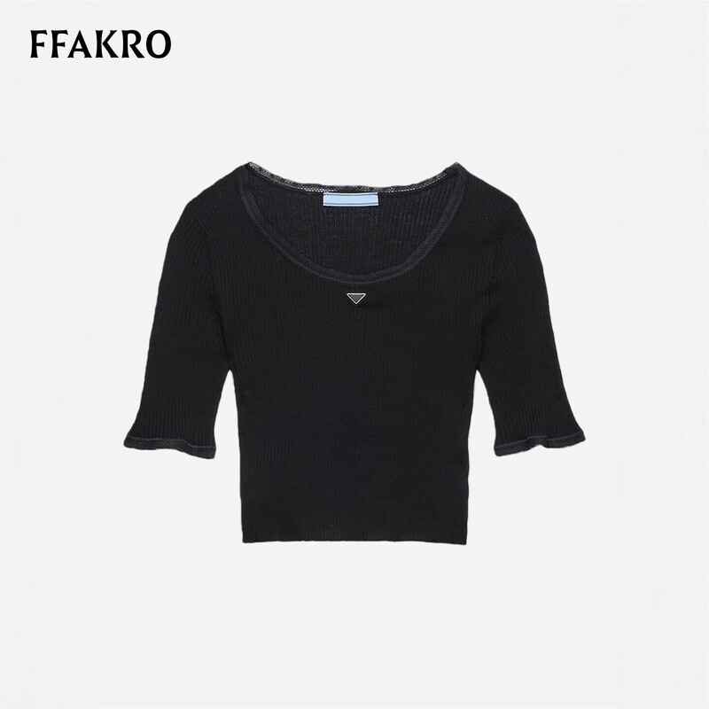 Pengding 2026 Spring/Summer New Style Triangular Metal Logo Lace Trim Slim Fit Short Sleeve Knit Top Pengding 2026 Spring/Summer New Style Triangular Metal Logo Lace Trim Slim Fit Short Sleeve Knit Top