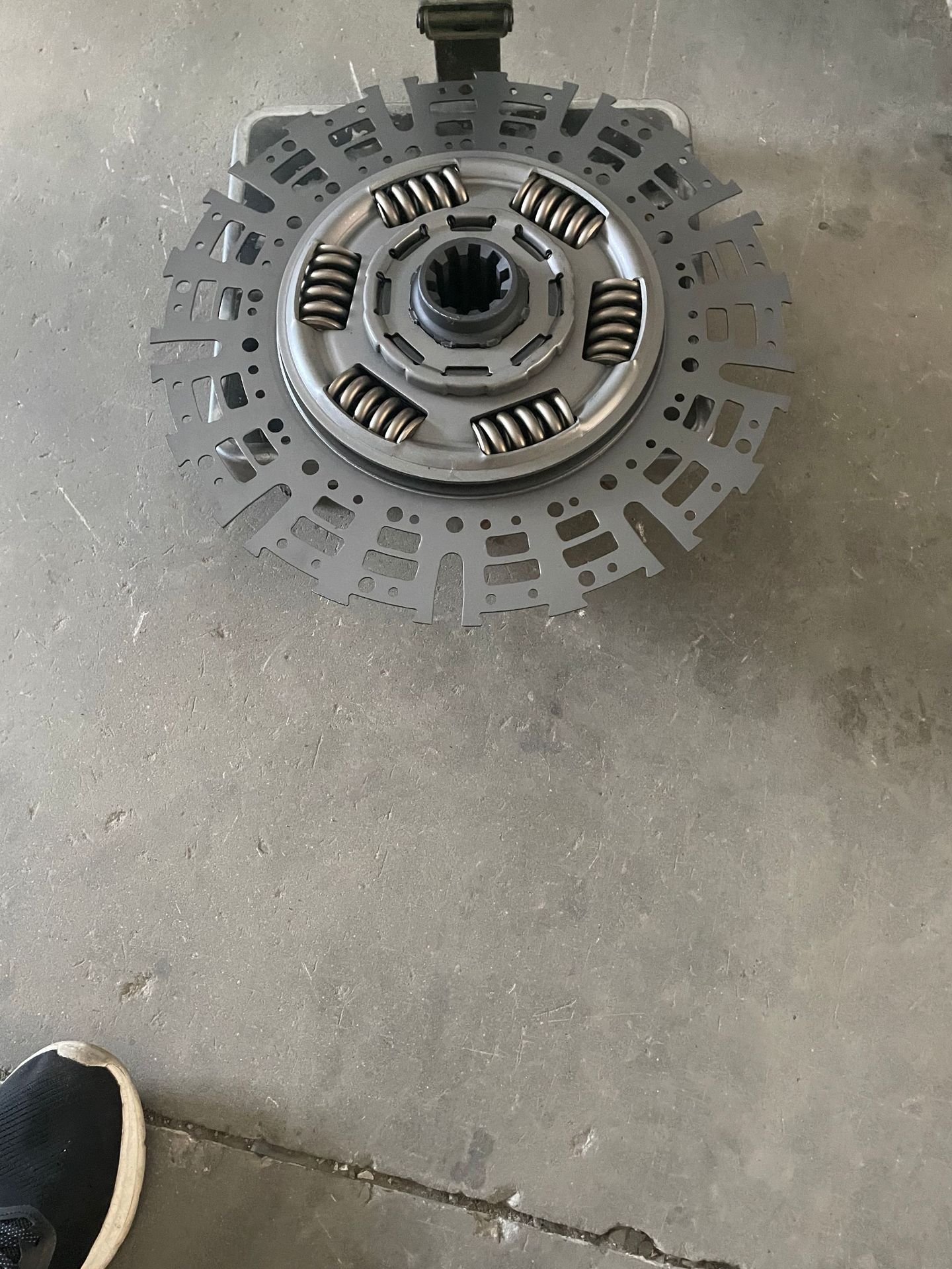 DS430-T clutch disc, compatible with 1601130-ZB601, manufactured by the original factory for Dongfeng Tianlong, Sinotruk Howo, and Hualong