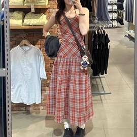 红色格纹褶皱吊带露背交叉绑带连衣裙女夏季度假风收腰A字长裙子