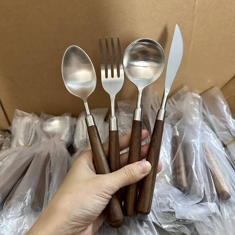 Minojia walnut wooden handle 304 stainless steel knife, fork and spoon suit hotel Western food household spoon high-looking tableware