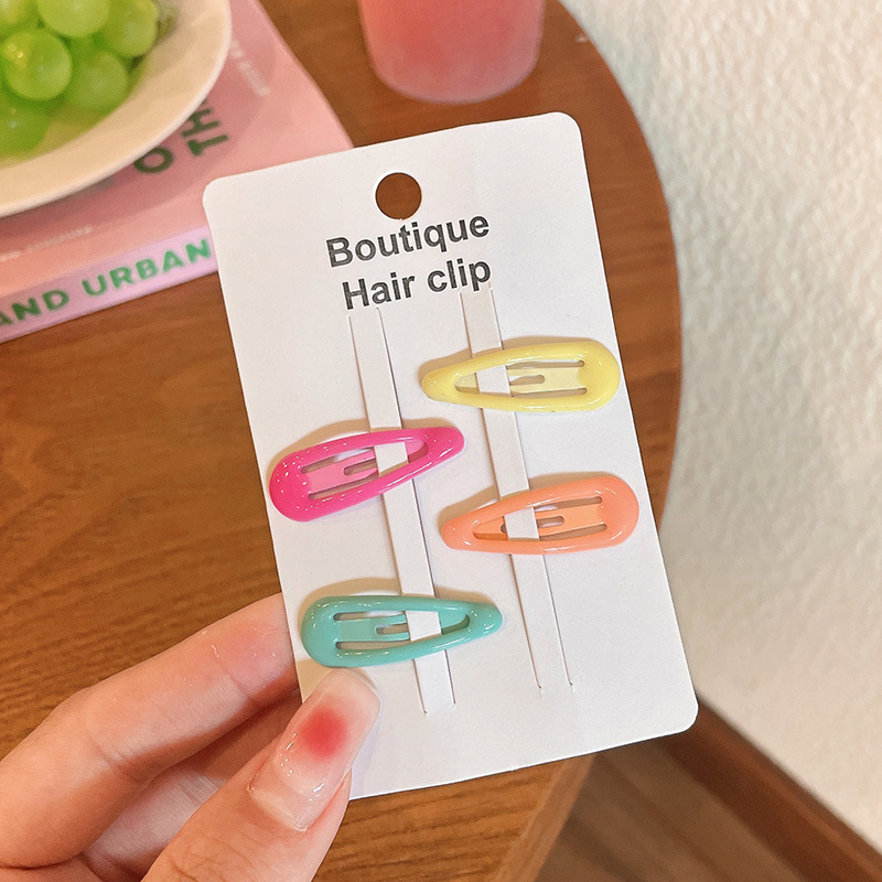 子供のヘアピンが可愛いです。超萌え五角星のヘアピンの女の子です。|undefined