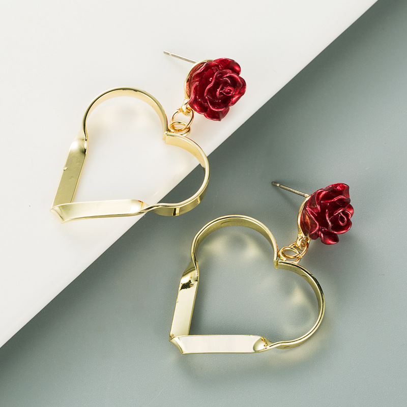 Korean Hollow Heart-shape Rose Earrings Wholesale display picture 6