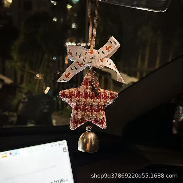Pendant, Chanel style