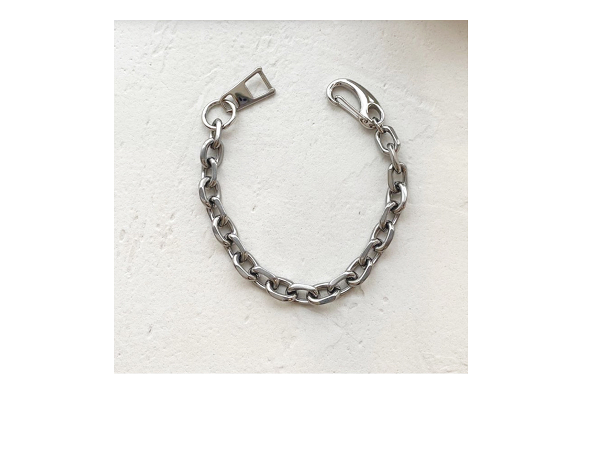 14k Gold Unfading Twist Chain Bracelet Fashion Simple Titanium Steel Lock Bracelet Female display picture 3