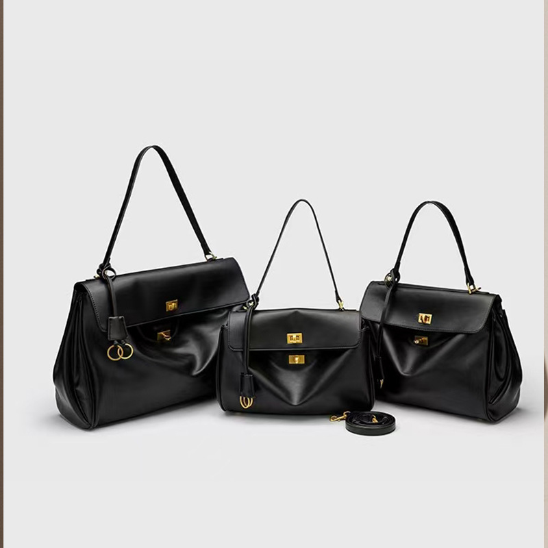 블랙 미디엄 골드 버클