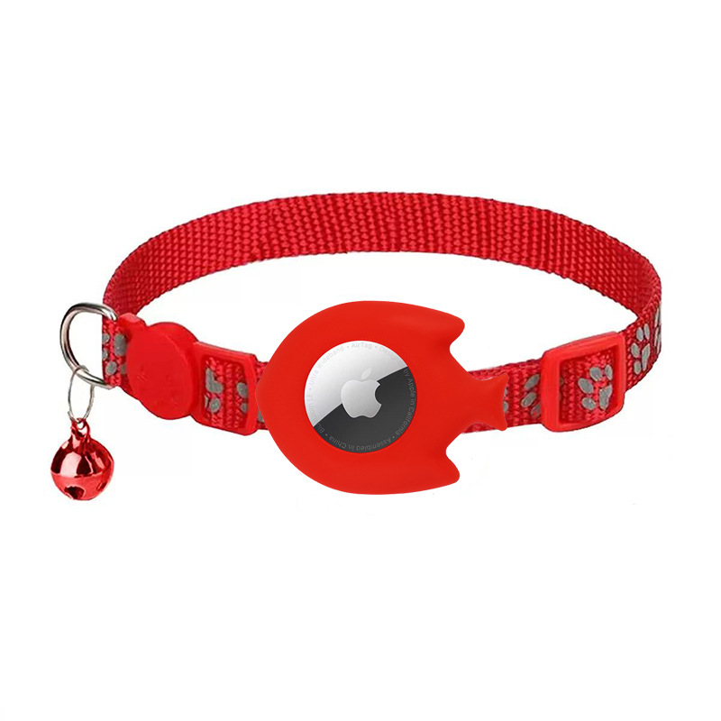 Funda de silicona roja con diseño de pez pequeño. No incluye el rastreador.
