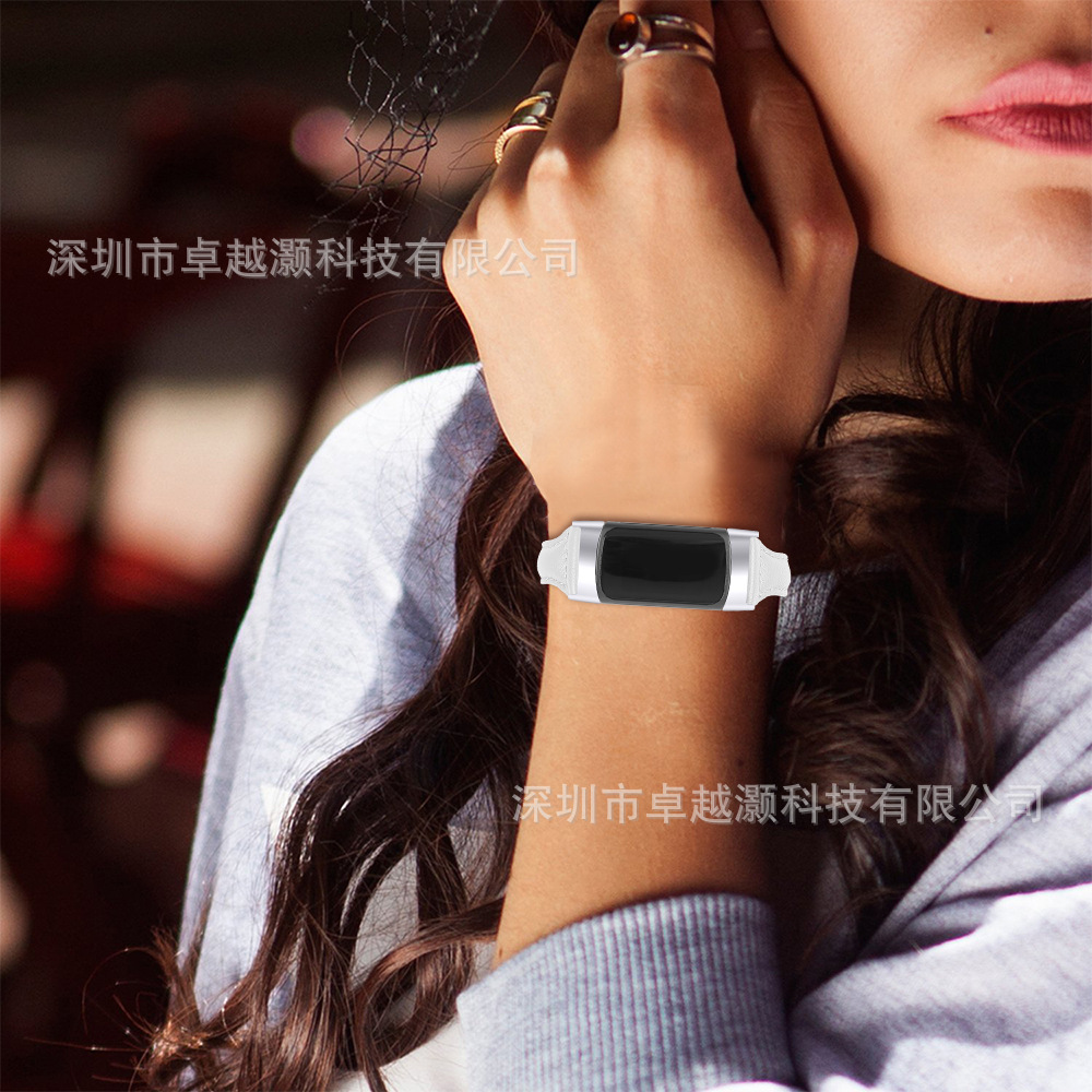 Adecuado para charge6 reloj nueva pequeña cintura en forma de T primera capa de piel de vaca charge5 correa de reloj de cuero genuino en stock