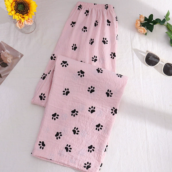 Fuchsia trousers, hands and feet prints