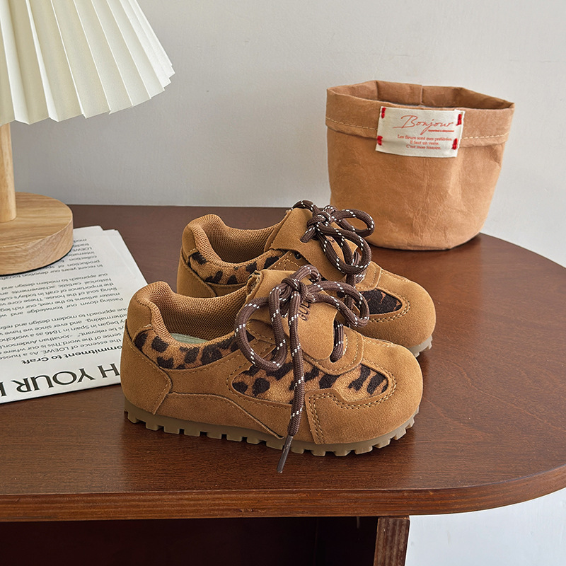Autumn children's sneakers