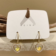 韩国东大门2024初夏新款潮小珍珠环绕彩色爱心精致女式耳环高级感