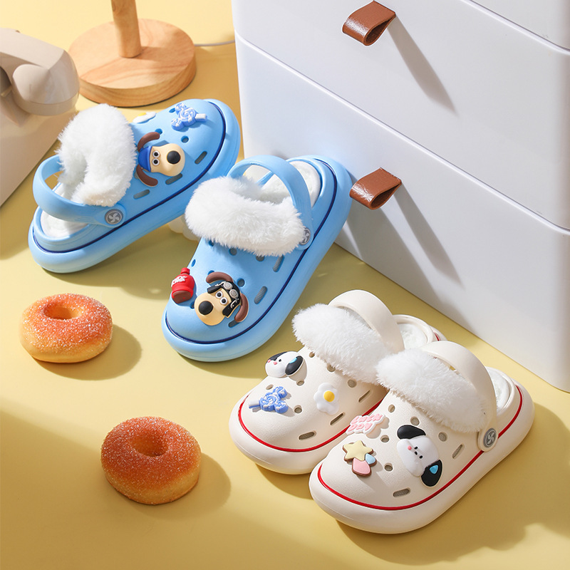 2023 New EVA winter cute cotton-padded light bottom toe shoes hole shoes boys and girls cartoon cotton slippers wholesale