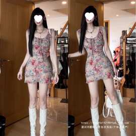 特别漂亮巨好看的掐腰连衣裙子女夏天绝美辣妹碎花收腰修身包臀裙