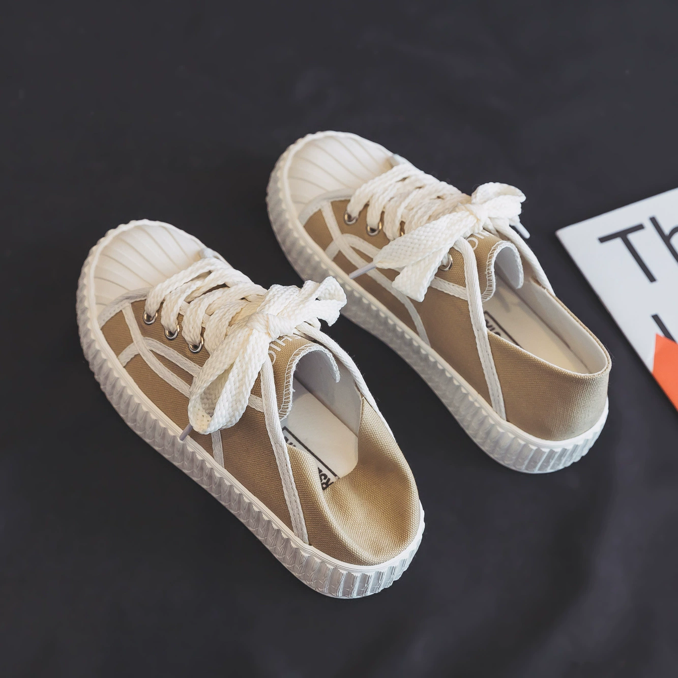 В наличии 2023 Весна и лето новые классические универсальные кроссовки в стиле Chanel, женские H998