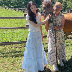 スターの同型の気質の甘い少女の青い半身のスカートのリゾート風は簡単でカジュアルで辛いです。