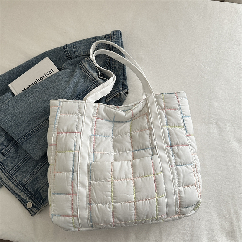 Bolsas de moda de gran capacidad de invierno 2024 nuevos versátiles este año populares bolsas de viaje coreanas para mujeres