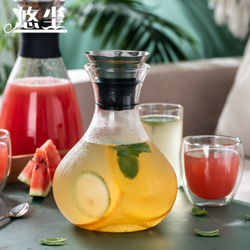 Los fabricantes suministran estilo danés SOLO botella de agua fría vidrio borosilicato resistente al calor botella de agua fría multi-Especificación