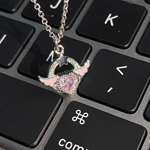 M366 [Wing Wing Love necklace]
