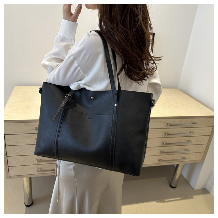 Retro texture commuting solid color simple 2024 autumn new large-capacity single-shoulder bag with a relaxed underarm tote bag undefined