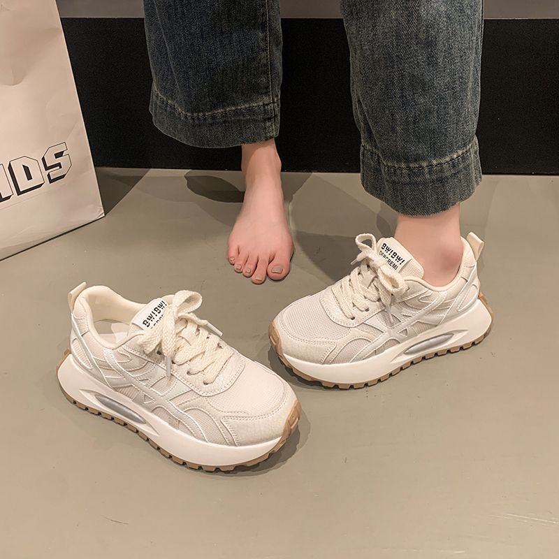 Zapatos de entrenamiento alemanes de estilo fino de verano, zapatos Forrest Gump transpirables de malla para mujer, zapatos de cuero para mujer 2025 nuevos zapatos casuales de todo fósforo para papá