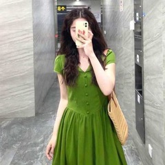 法式巨好看绿色连衣裙子女2025夏季新款独特漂亮掐腰夏日绝美长裙