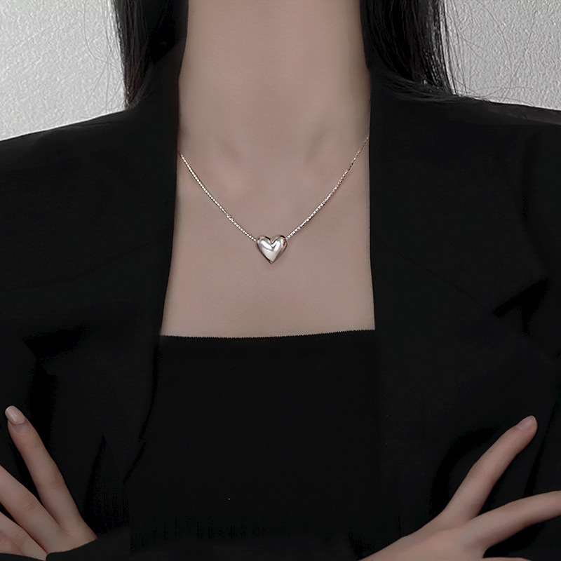 S925 silver heart necklace for women niche design advanced 2023 new heart shaped pendant light luxury clavicle chain_voghion.com