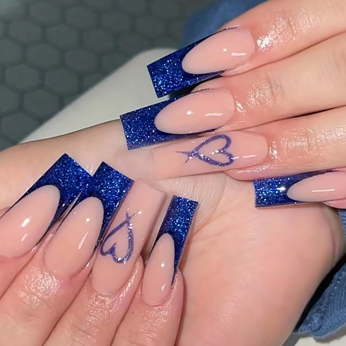 Long-length Dazzling Blue Valentine's Day Heart-patterned Striped Simple European And American Ins-style Hot Girl_voghion.com
